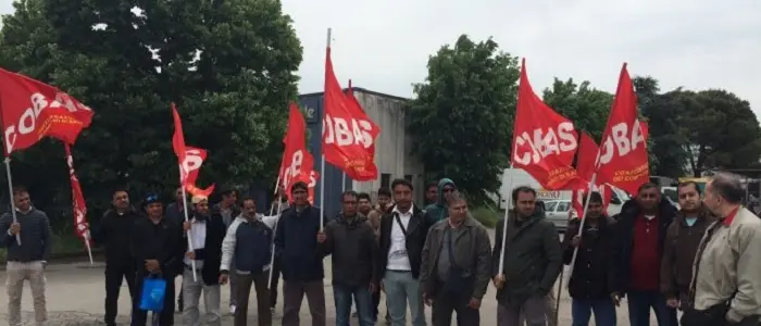 Prato, polizia interviene alla protesta del Panificio Toscano