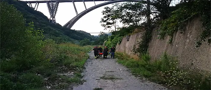 Catanzaro, uomo nativo di Botricello si lancia dal ponte Morandi. Intervento dei VVF