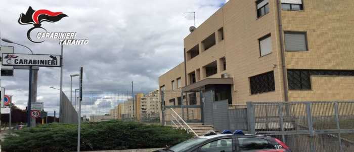 Stalking: perseguita ex moglie, arrestato 42enne a Taranto