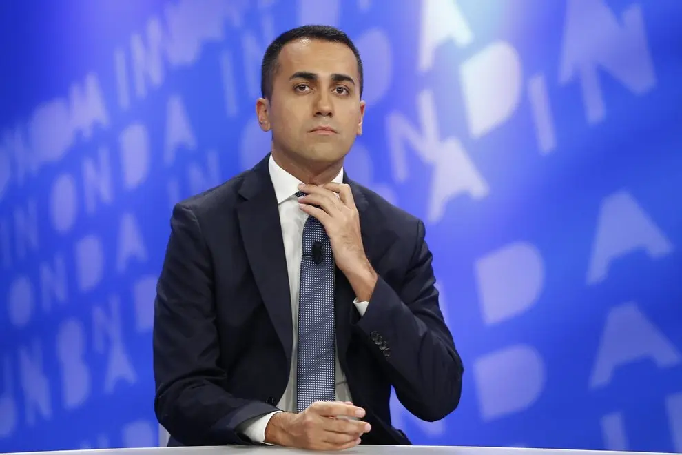 Governo, Di Maio: "Flat tax e reddito di cittadinanza nella legge di bilancio"