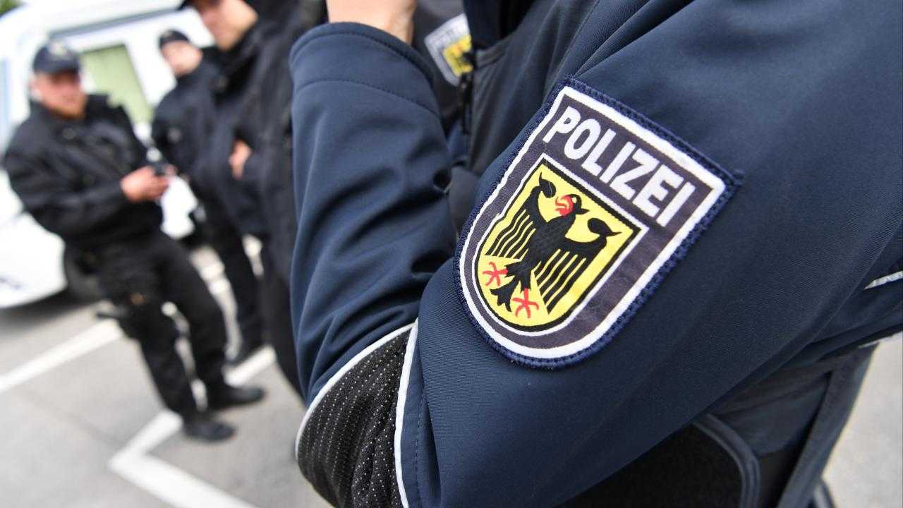 Germania, accoltella persone su bus: almeno otto feriti. Arrestato assalitore