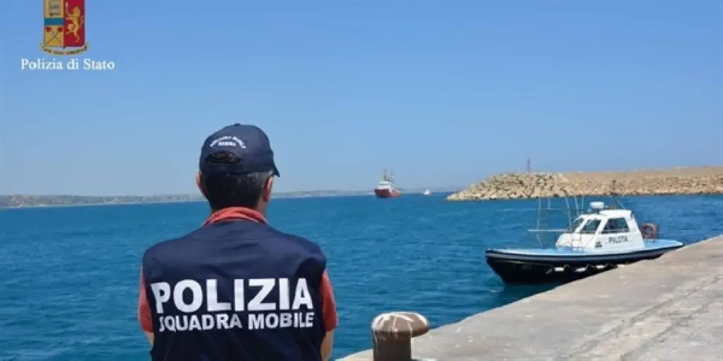 Sbarco a Pozzallo: fermati gli 11 scafisti del barcone