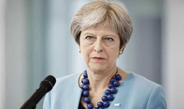 Brexit: sarà soft, Theresa May ha convinto i ministri