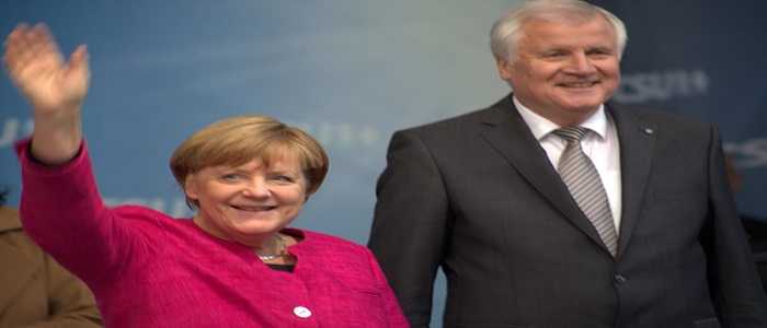 La cancelliera Merkel rinuncia alla sua politica migratoria