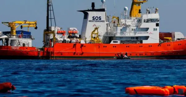 Salvini: "Porte chiuse alle ong del Mediterraneo"