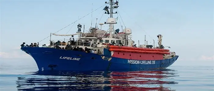 Lifeline ancora in mezzo al mare: possibile accordo tra Stati Ue. Non c'è approvazione da Germania