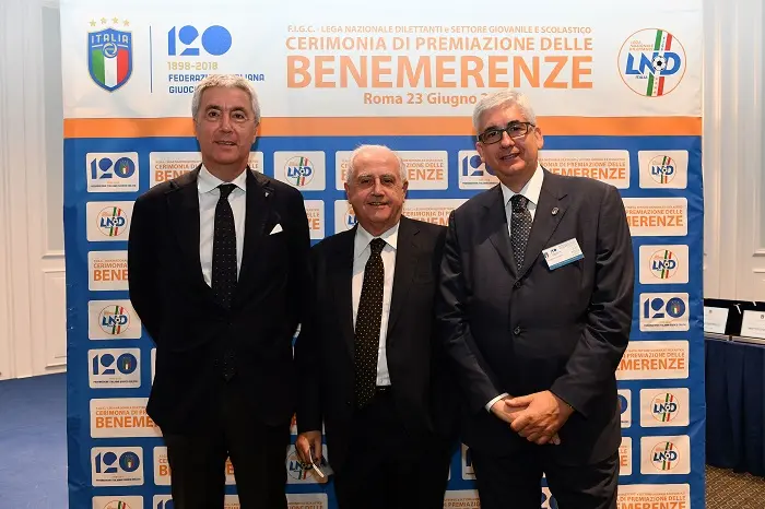 Calcio. Benemerenze sportive: Premiati le società e i dirigenti