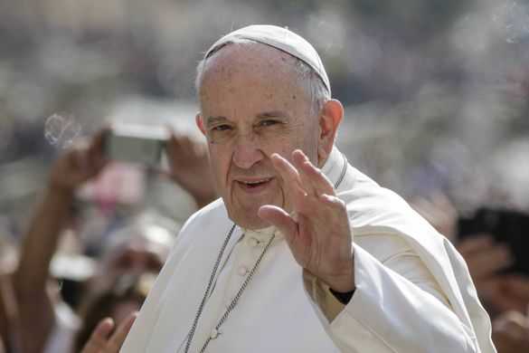 Papa Francesco: "La paura non deve impedire l'accoglienza". E attacca Trump