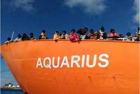 Aquarius, Salvini chiude i porti. Migranti dirottati in Spagna
