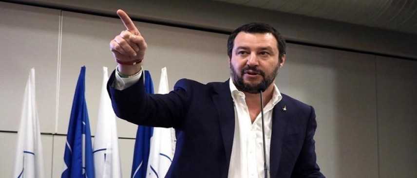 Salvini: chiusi i centri dei migranti. E parla anche di flat tax e abusivismo balneare