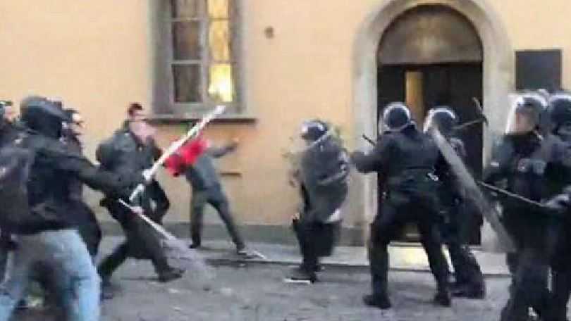 Scontri Piacenza: aggredi' carabiniere, condanna 4 anni e 8 mesi