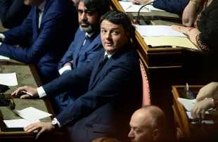 Senato, in corso il dibattito sulla fiducia. Renzi: "Noi siamo un'altra cosa".