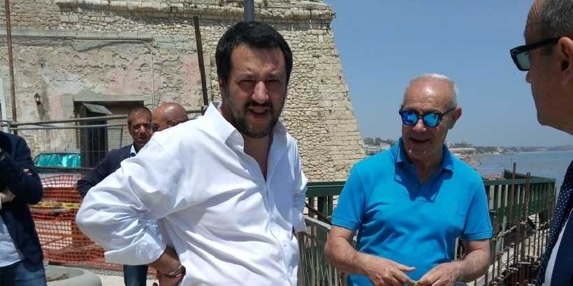 Salvini: "L'Italia non può essere un campo profughi"