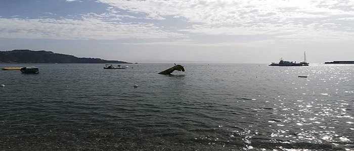 Messina, Giardini Naxos: monoposto precipita in mare