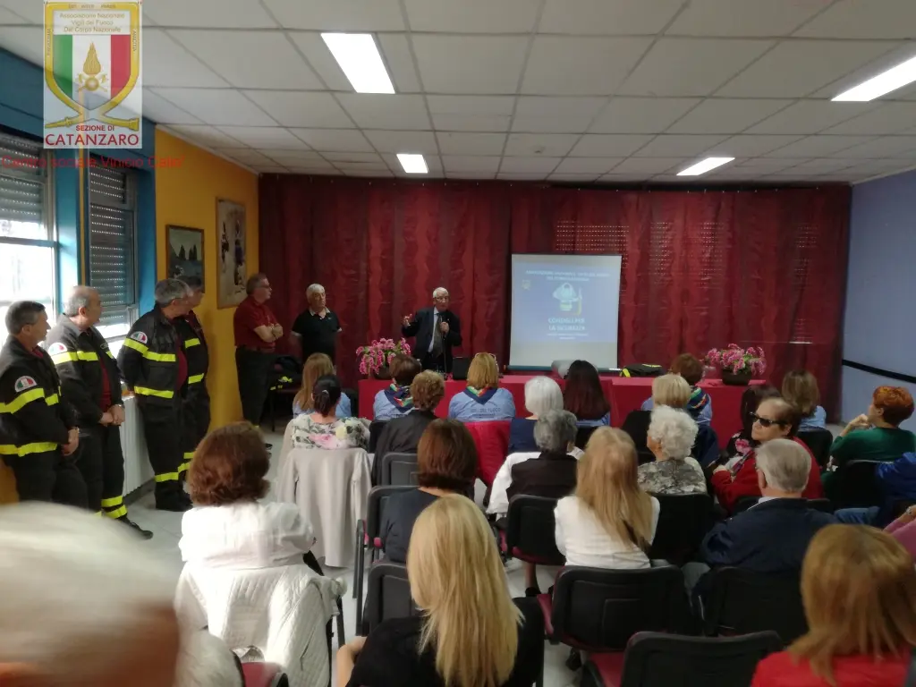 VVF. "Prevenzione incendi e sicurezza negli ambienti pubblici e domestici"