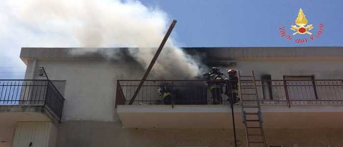 Divampato incendio in abitazione a Nocera Terinese (CZ). Indispensabile intervento dei VVF