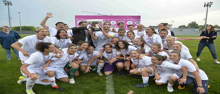 Calcio. Coppa Italia femminile: La Fiorentina Women's alza il trofeo