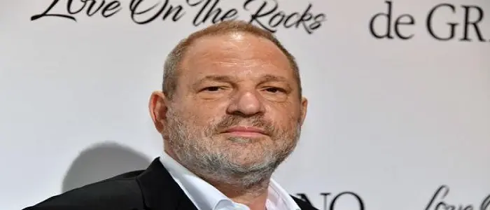 Harvey Weinstein si consegna alla polizia di NY. L'accusa è di stupro