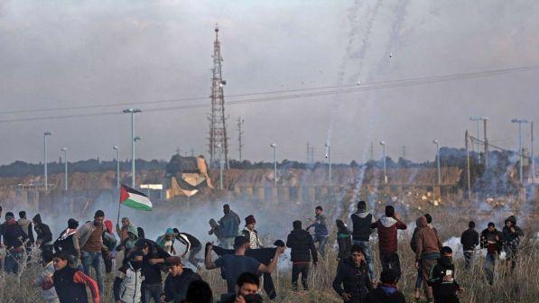 Gaza, continuano i raid israeliani contro Hamas