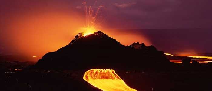 Paura e disagi nelle Hawaii, esplode il vulcano Kilauea