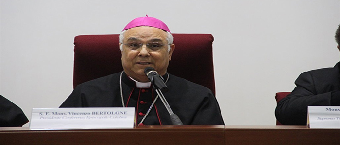 Mons. Vincenzo Bertolone. "Mamma è vita"
