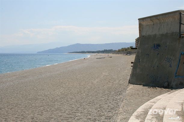 Catanzaro, dispersi due ragazzi per un pallone in mare