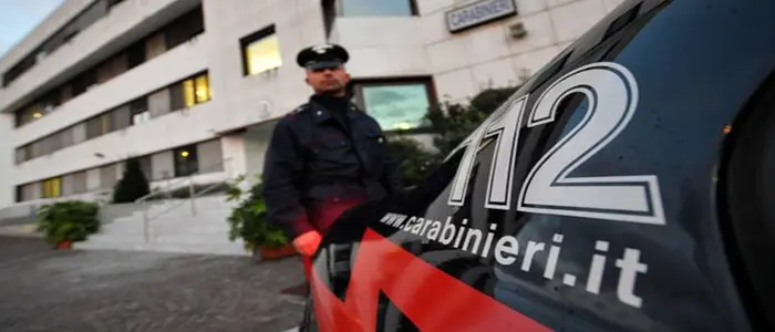 Lite condominiale. Tenta di uccidere il vicino con palo, arrestato nel pistoiese