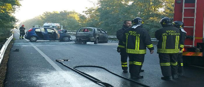 Scontro frontale tra auto, tre morti nel Torinese distrutta intera famiglia