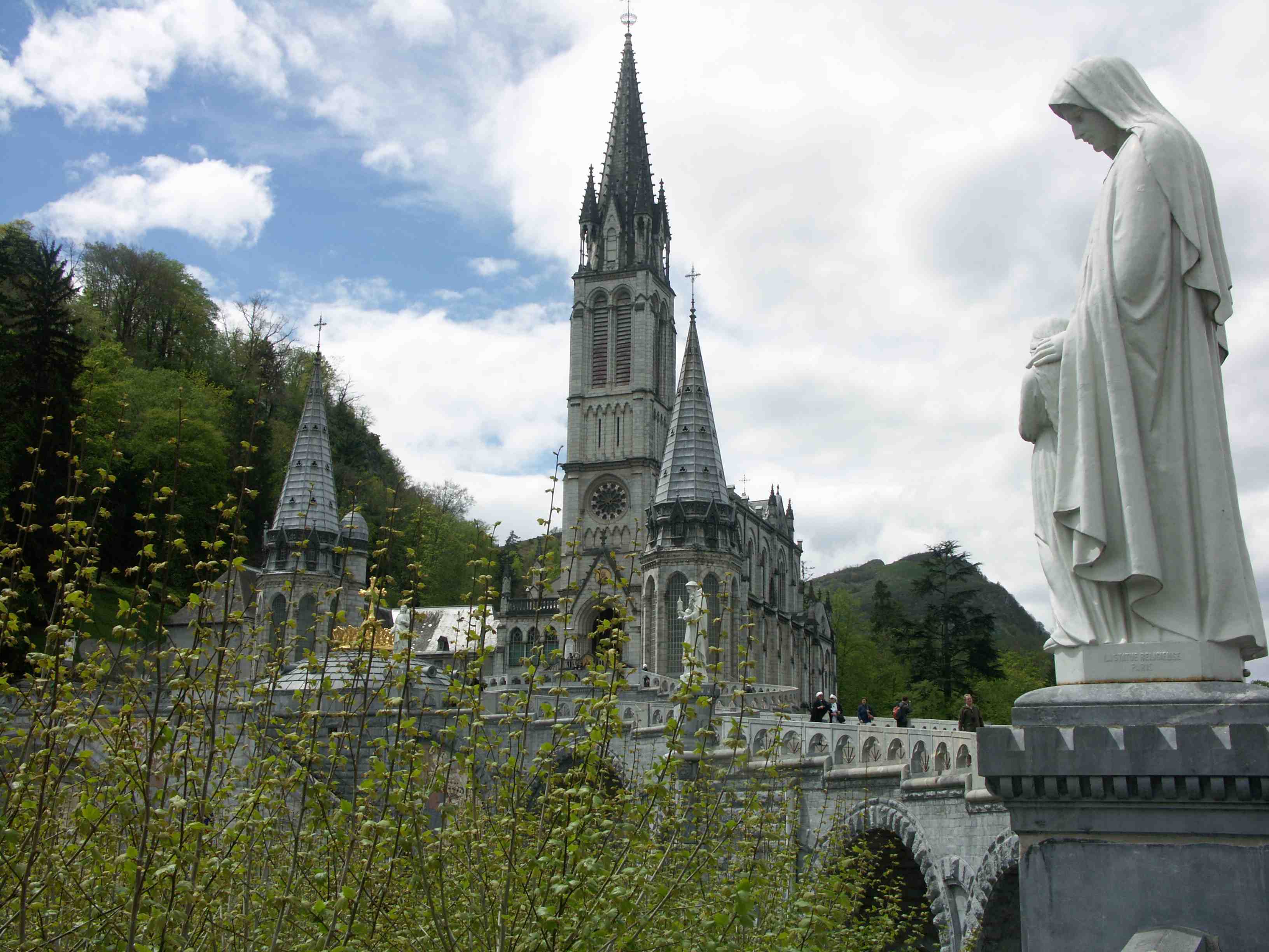 Isabella Di Chio: La devozione alla Madonna di Lourdes e la battaglia contro il cancro