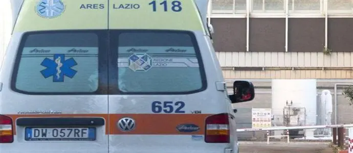 Tragedia alle porte di Roma: tenta di sgozzare la moglie, e poi si suicida