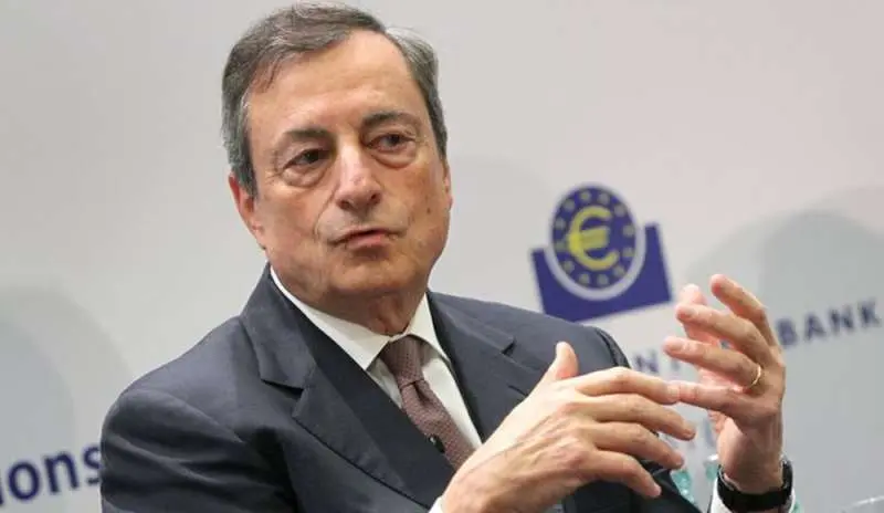 Bce, Draghi: "Crescita ampia e solida ma più moderata"