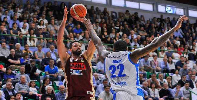 Basket - Serie A1, giornata 27: Brescia ferma la corsa di Milano, raggiunta in vetta da Venezia