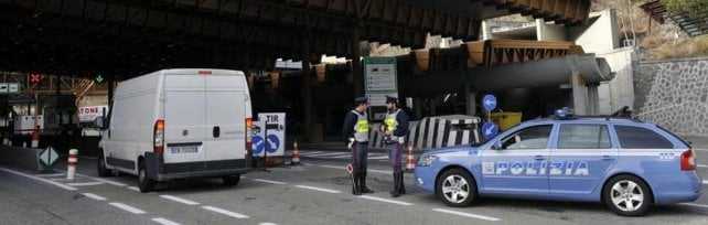 Aosta: fermato furgone contenente TNT. Conducente arrestato