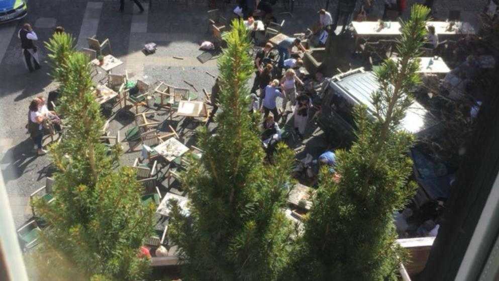 Furgone piomba sulla folla a Münster, in Germania: almeno tre morti e trenta feriti