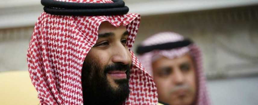 Arabia Saudita, sorvegliare il telefono della moglie diventa reato