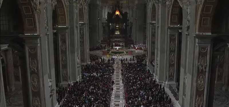 Il Papa nella Veglia pasquale: contempla la tomba vuota, non avere paura, segui Gesù (Video)