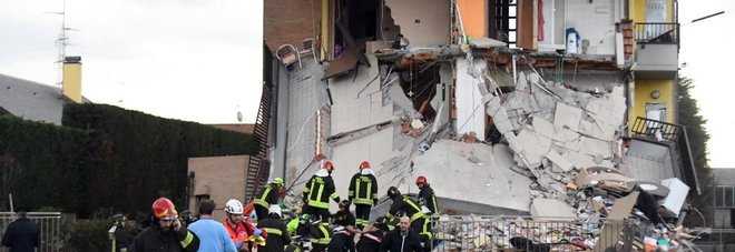 Milano: crolla palazzina di tre piani, tutti salvi i residenti
