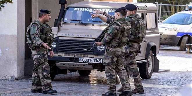 Nuovo tentativo di attentato in Francia: auto contro agenti, ma nessun ferito