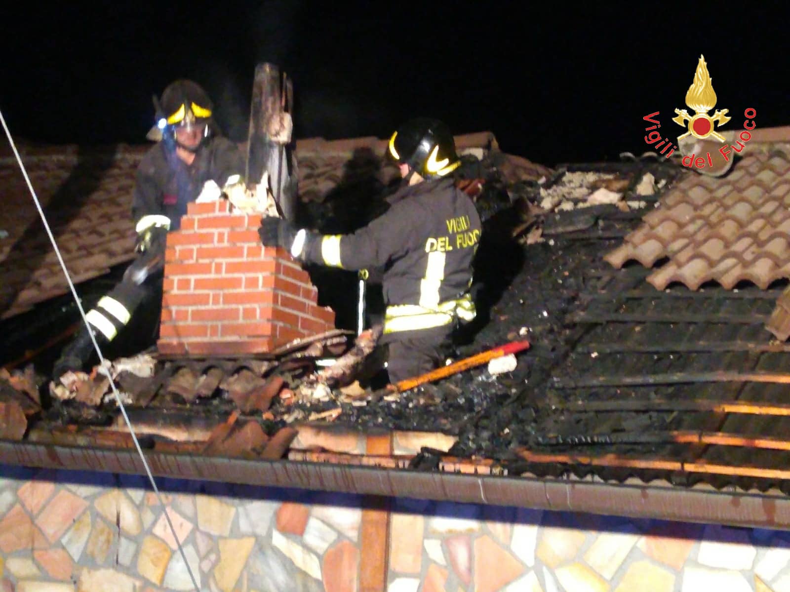 Catanzaro, incendio in una villetta nella notte, nessun ferito