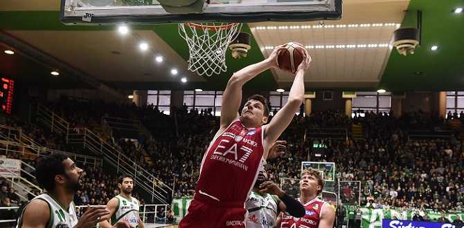 Basket - Serie A1, giornata 23: Venezia ko a Pistoia, Milano vince ad Avellino ed è sola al comando