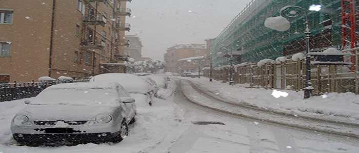 Maltempo: intensa nevicata su Potenza, scuole chiuse