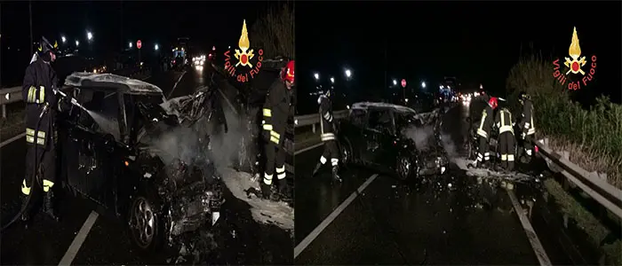 Incidente Stradale: SS18, scontro frontale tra autovetture una prende fuoco intervento dei VVF. Foto