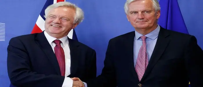 Brexit, Barnier: "C'è testo per accordo, ma resta nodo Irlanda"