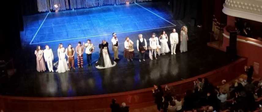 Un 'Sogno di una notte di mezza estate' pop conquista il Teatro Politeama di Catanzaro