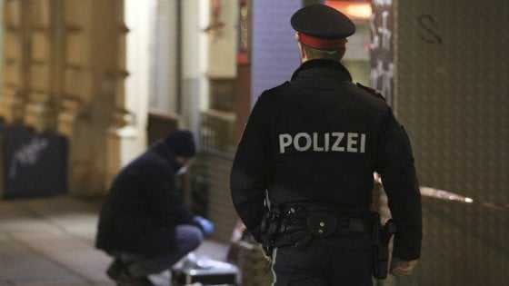 Vienna, attacco a coltellate in centro: quattro feriti. Arrestato 23enne afghano