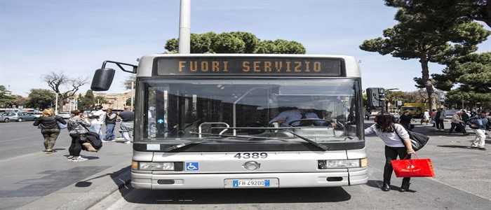 8 marzo, sciopero USB: stop ai trasporti a Roma, scarsa adesione a Milano