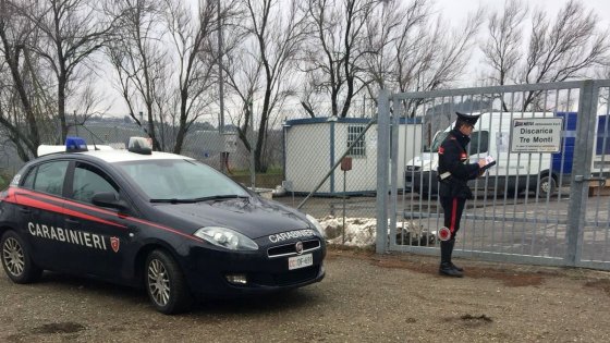 Imola, cadavere di un uomo in una discarica: in corso gli accertamenti