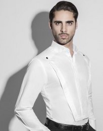 Arabia Saudita: icona di stile donna al volante senza velo