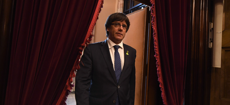 Catalogna, Carles Puigdemont rinuncia alla presidenza