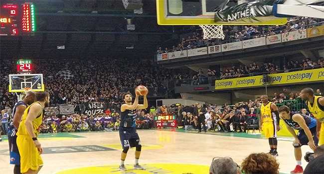 Basket - Coppa Italia, quarti di finale: Avellino, Venezia e Milano già out; Brescia passa il turno